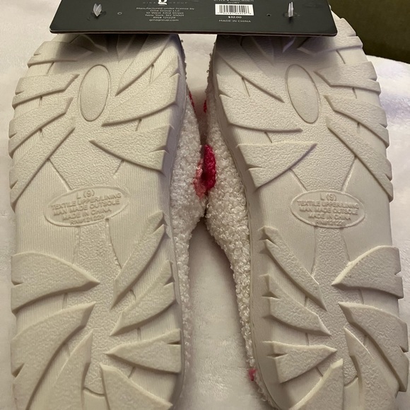 NWT Valentines Day Slippers - Picture 5 of 7
